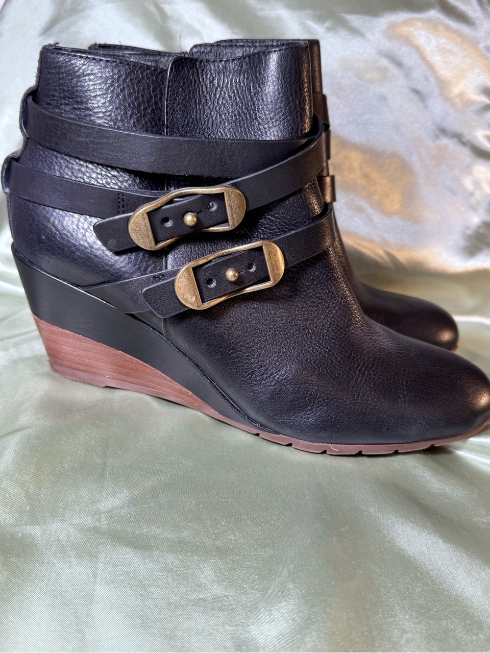 Sofft Leather Wedge Heel Black Ankle Boots with Buckle Straps size 9 Women’s